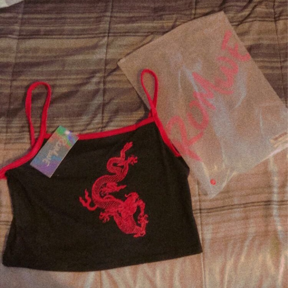 ROMWE dragon crop too
